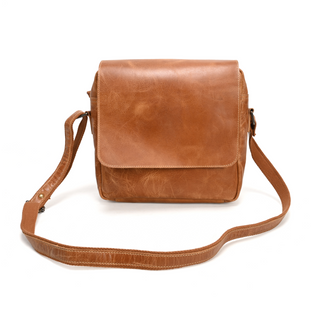 Leya Leather Messenger Bag, front side, messenger bag. bags messenger, leather messenger bag, leather mesenger, leather bag, genuine leather, luxury bags, fashion, handmade bag, liamandlana.com